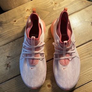 Women’s Nike sneakers